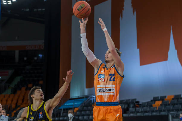 球队问题充 球队问题充